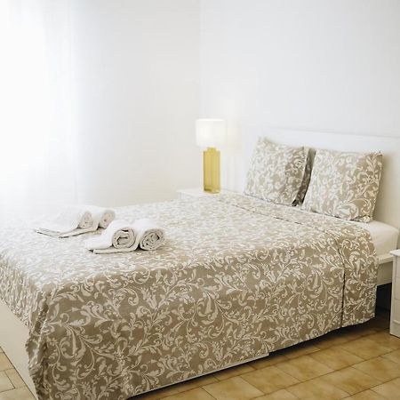 Appartamento Host Wise - Sweet & Sunny Flat - Ace Location Quarteira Esterno foto