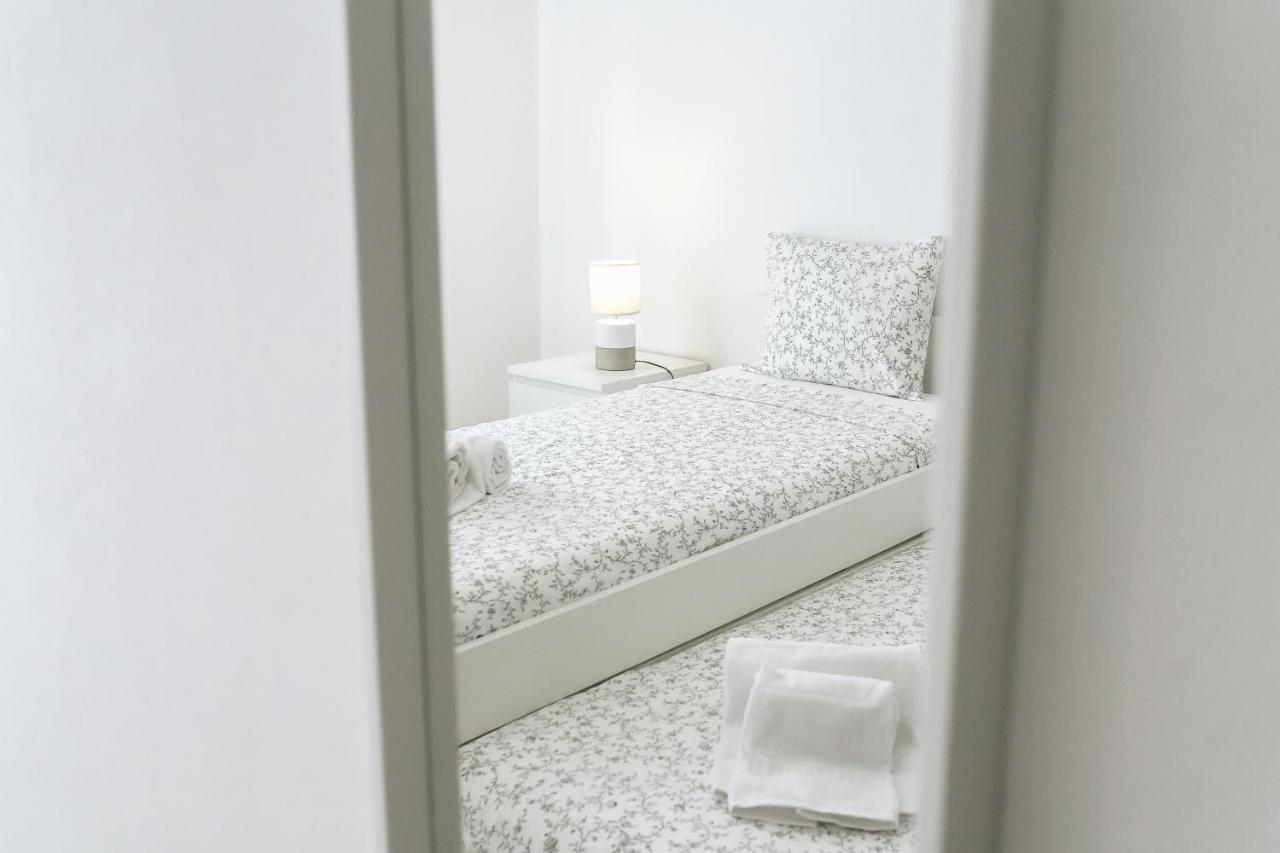 Appartamento Host Wise - Sweet & Sunny Flat - Ace Location Quarteira Esterno foto