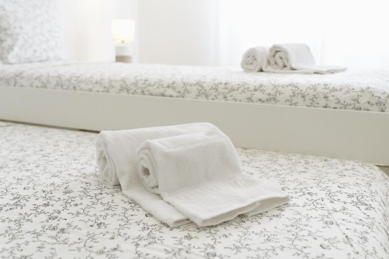 Appartamento Host Wise - Sweet & Sunny Flat - Ace Location Quarteira Esterno foto