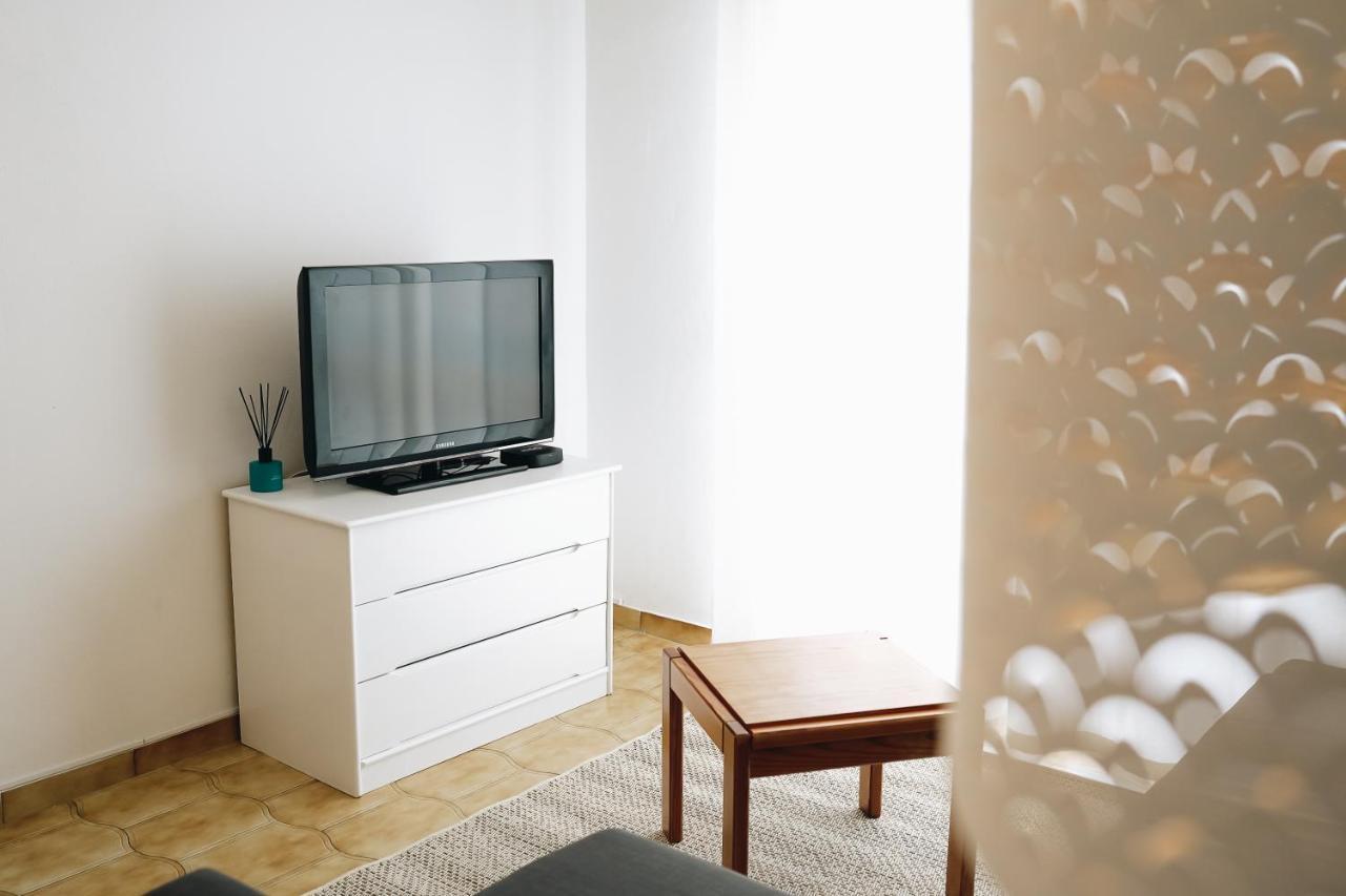 Appartamento Host Wise - Sweet & Sunny Flat - Ace Location Quarteira Esterno foto