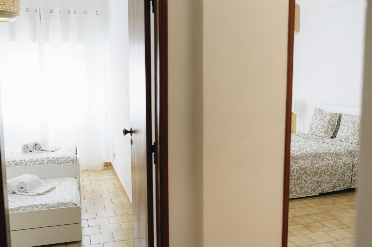 Appartamento Host Wise - Sweet & Sunny Flat - Ace Location Quarteira Esterno foto
