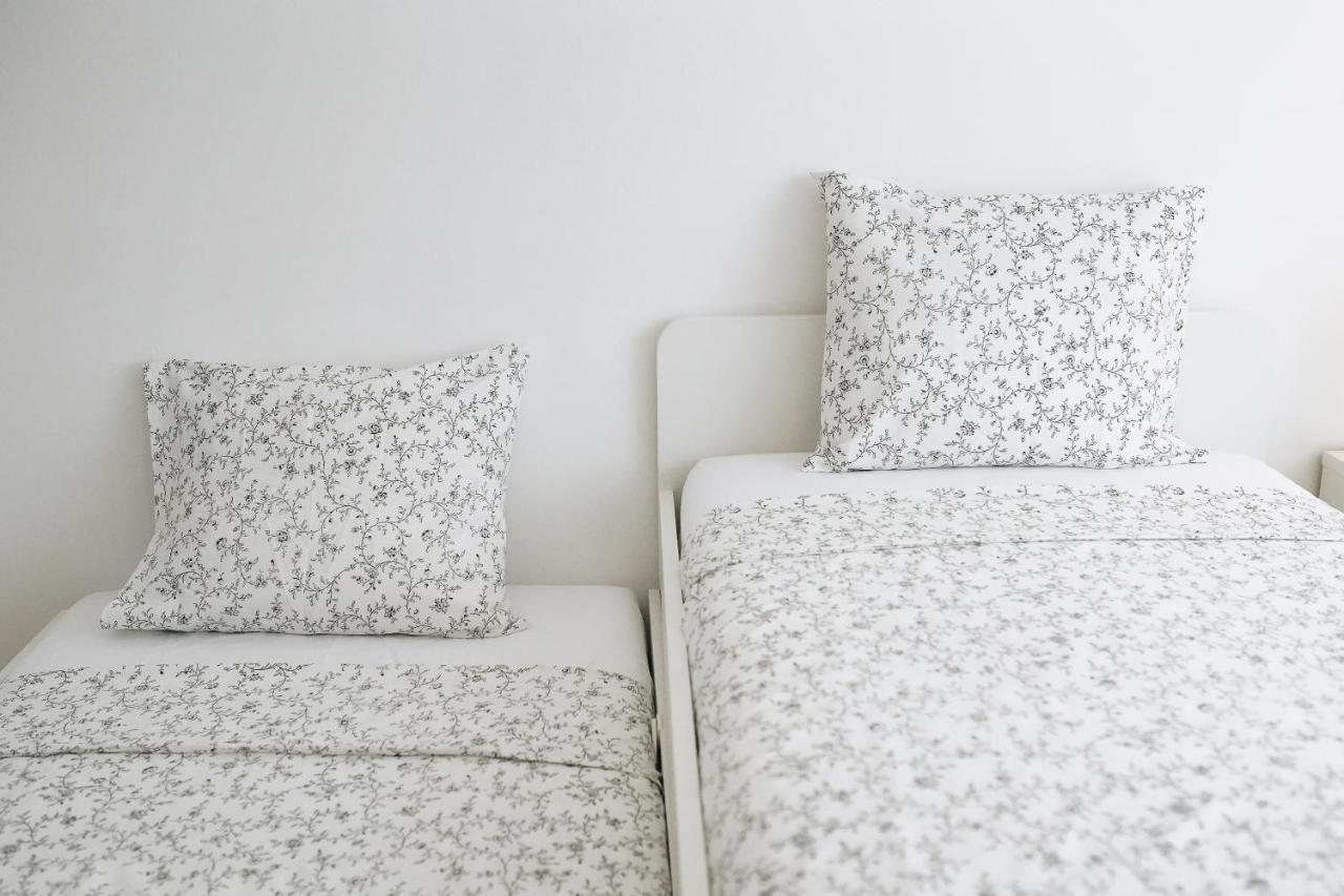Appartamento Host Wise - Sweet & Sunny Flat - Ace Location Quarteira Esterno foto